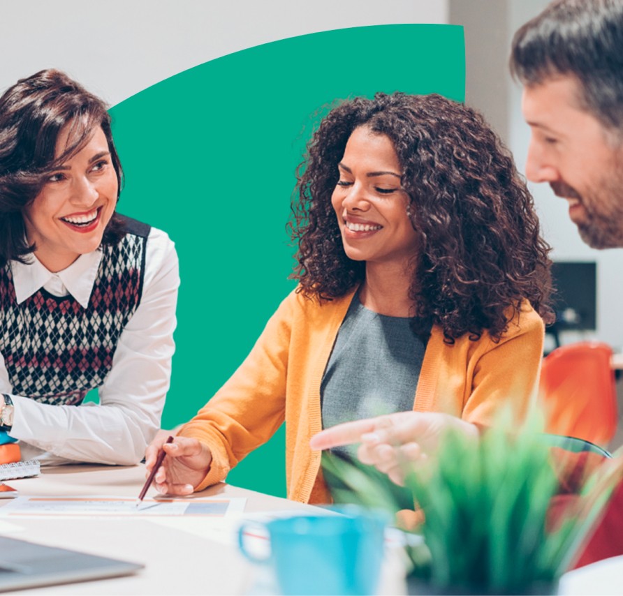 Équipe collaborant ensemble